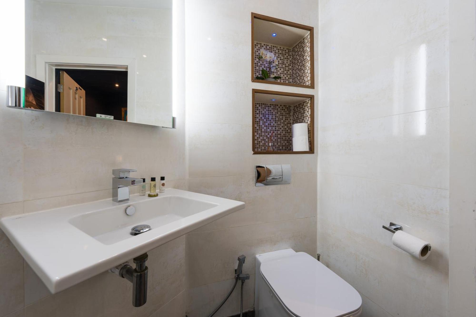 City Retreat, Spacious 4 Bed House, Games Room, Parking, Hot Tub & Bbq Cardiff Exteriér fotografie