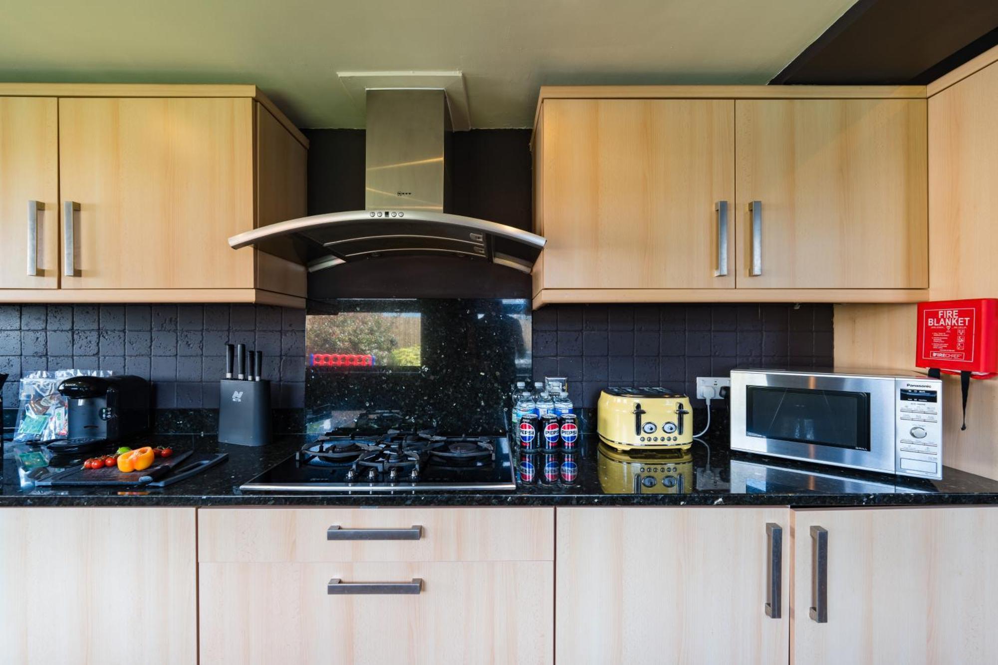 City Retreat, Spacious 4 Bed House, Games Room, Parking, Hot Tub & Bbq Cardiff Exteriér fotografie