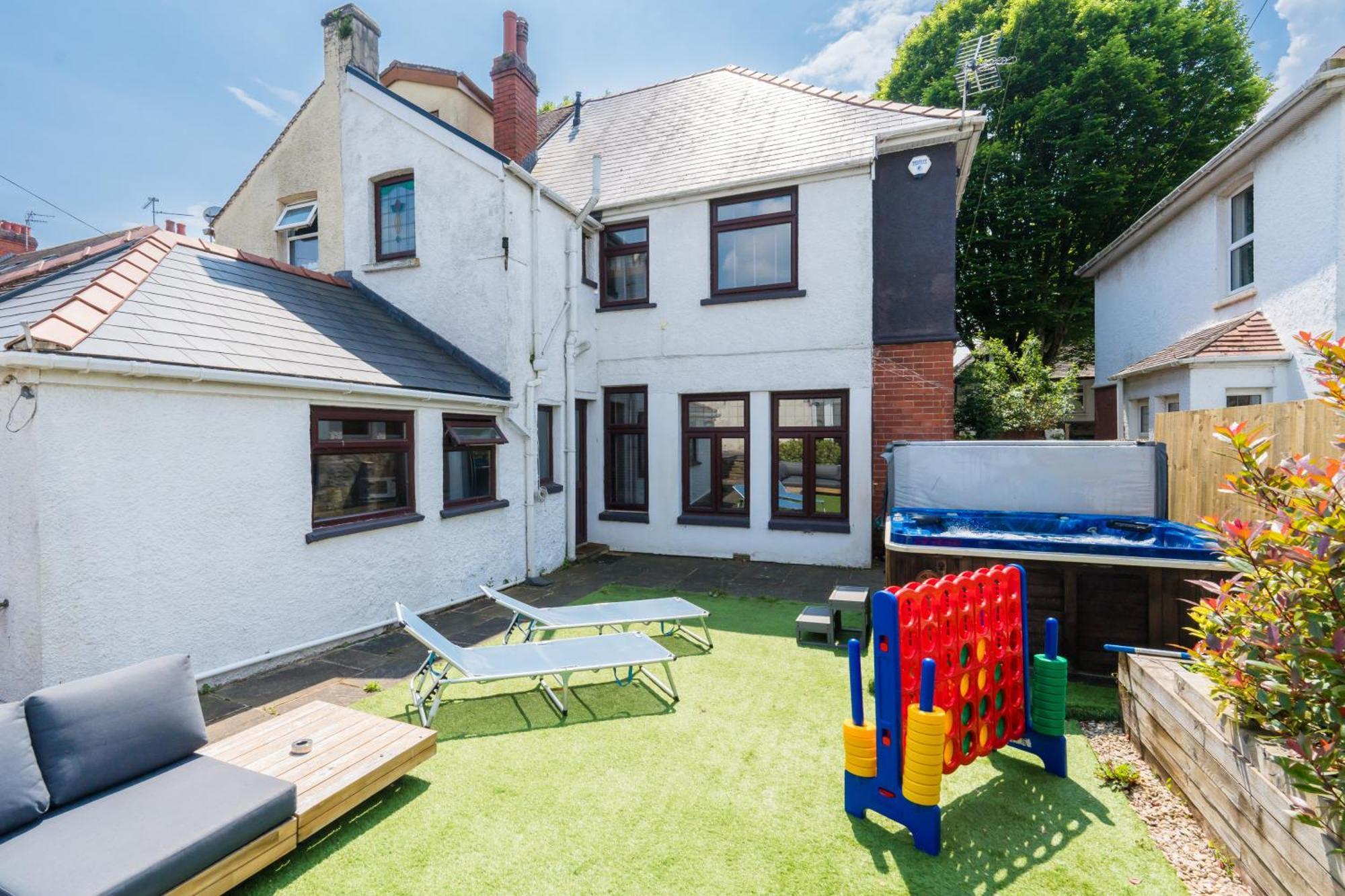 City Retreat, Spacious 4 Bed House, Games Room, Parking, Hot Tub & Bbq Cardiff Exteriér fotografie
