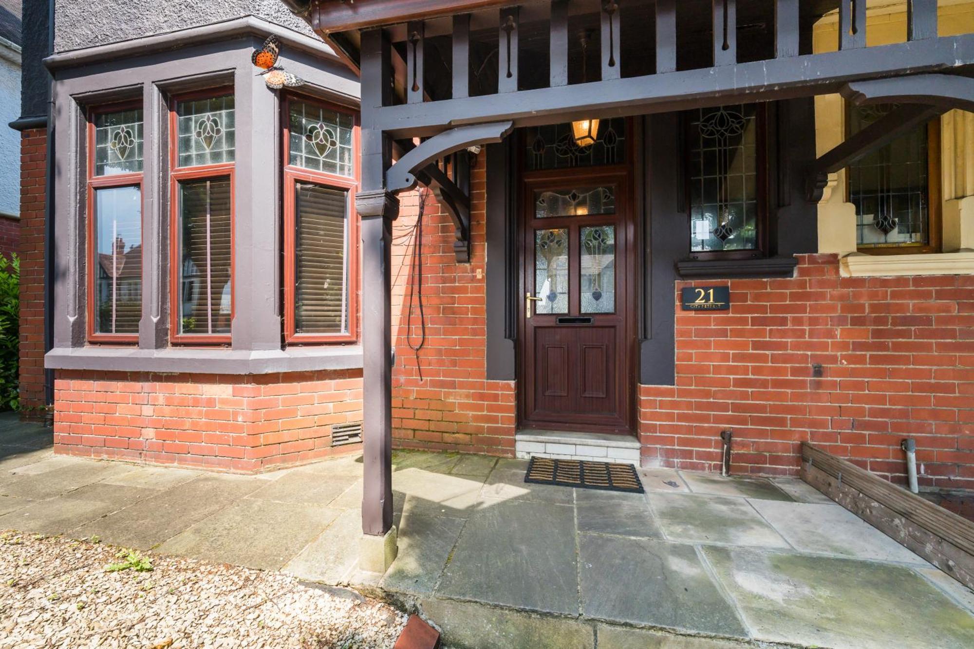 City Retreat, Spacious 4 Bed House, Games Room, Parking, Hot Tub & Bbq Cardiff Exteriér fotografie
