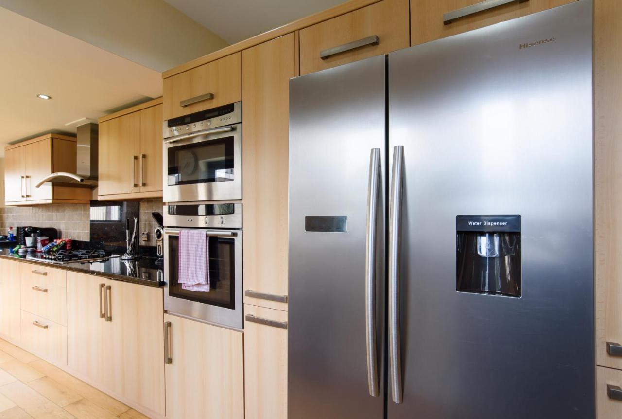 City Retreat, Spacious 4 Bed House, Games Room, Parking, Hot Tub & Bbq Cardiff Exteriér fotografie